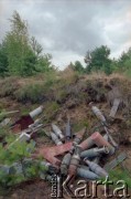 1993, Borne Sulinowo, woj. koszalińskie, Polska.
Realizacja reportażu Krystiana Przysieckiego o losach dawnego garnizonu wojskowego Armii Czerwonej i nowych mieszkańcach miasta. Porzucone militaria.
Fot. Mikołaj Nesterowicz, zbiory Ośrodka KARTA