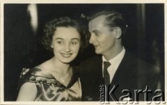 1955-1956, Londyn, Anglia, Wielka Brytania.
Edward Sys podczas zabawy tanecznej.
Fot. NN, kolekcja Edwarda Sysa, reprodukcje cyfrowe w Ośrodku KARTA