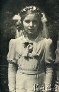 1938-1939, Lwów, Polska.
I Komunia Święta Krystyny Bernakiewicz (później po mężu Kosiby).
Fot. NN, kolekcja Krystyny Kosiby, reprodukcje cyfrowe w Ośrodku KARTA