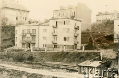 1938-1939, Lwów, Polska.
Rozbudowa nowej ulicy niedaleko miejsca zamieszkania rodziny Krystyny Bernakiewicz (później po mężu Kosiby) w rejonie ulic Sobińskiego, Karpackiej i Tarnowskiego. 
Fot. NN, kolekcja Krystyny Kosiby, reprodukcje cyfrowe w Ośrodku KARTA