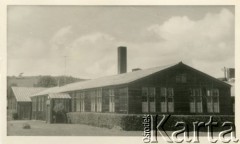 Lata 50., Penrhos, Walia, Wielka Brytania.
Polskie Osiedle dla byłych żołnierzy i ich rodzin. Budynek, w którym obecnie znajduje się Sala Przyjaźni i biblioteka.
Fot. NN, kolekcja: Polskie Osiedle w Penrhos, reprodukcje cyfrowe w Ośrodku KARTA
