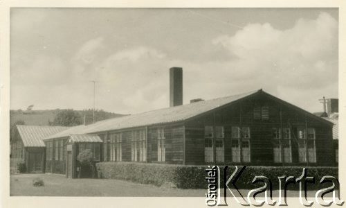 Lata 50., Penrhos, Walia, Wielka Brytania.
Polskie Osiedle dla byłych żołnierzy i ich rodzin. Budynek, w którym obecnie znajduje się Sala Przyjaźni i biblioteka.
Fot. NN, kolekcja: Polskie Osiedle w Penrhos, reprodukcje cyfrowe w Ośrodku KARTA