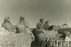 1944, Włochy.
Kampania włoska. Żołnierze 3 Dywizji Strzelców Karpackich 2 Korpusu Polskiego Polskich Sił Zbrojnych na Zachodzie na stanowisku bojowym.  
Fot. NN, kolekcja Marii i Józefa Żywiny, zbiory Ośrodka KARTA
