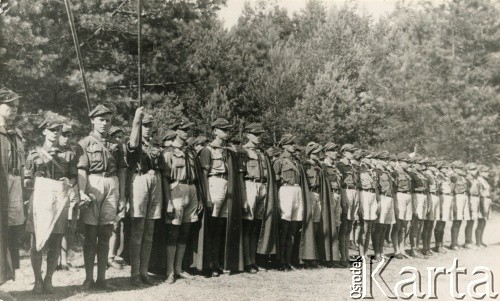 1937, Przewrozie k. Kartuz, woj. pomorskie, Polska.
Obóz harcerski 5 Warszawskiej Drużyny Harcerskiej.
Fot. NN, kolekcja Krystyny i Janusza Cywińskich, reprodukcje cyfrowe w Ośrodku KARTA