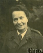 Po 1944, brak miejsca.
Irena Cywińska z d. Malecka (matka Janusza Cywińskiego) - lekarz dentysta, oficer Armii Krajowej, powstaniec warszawski (Sanitariat Okręgu Warszawskiego Armii Krajowej).
Fot. NN, kolekcja Krystyny i Janusza Cywińskich, reprodukcje cyfrowe w Ośrodku KARTA