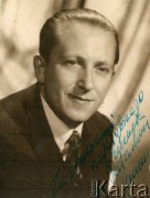27.09.1947, Guildford, Anglia, Wielka Brytania.
Janusz Cywiński. Fotografia wykonana przed ślubem z Krystyną Wyderko.  
Fot. NN, kolekcja Krystyny i Janusza Cywińskich, reprodukcje cyfrowe w Ośrodku KARTA