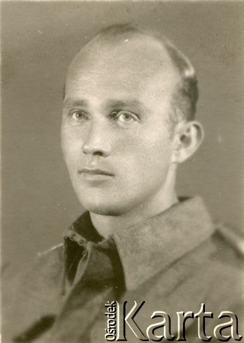 1941, Syria.
Wojciech Wolicki, żołnierz Samodzielnej Brygady Strzelców Karpackich, przyszły mąż Ireny Wolickiej-Wolszleger z domu Ćwirko.
Fot. NN, kolekcja Ireny Wolickiej-Wolszleger, reprodukcje cyfrowe w Ośrodku KARTA