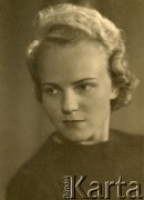 1945, Włochy. 
Irena Ćwirko (później po mężu Wolicka-Wolszleger), narzeczona por. Wojciecha Wolickiego, żołnierza Samodzielnej Brygady Strzelców Karpackich Polskich Sił Zbrojnych na Zachodzie. 
Fot. NN, kolekcja Ireny Wolickiej-Wolszleger, reprodukcje cyfrowe w Ośrodku KARTA