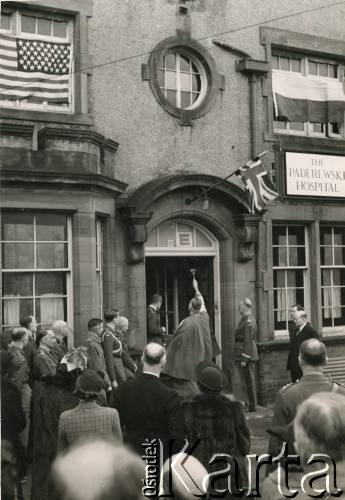 17.10.1941, Edynburg, Szkocja, Wielka Brytania.
Uroczyste otwarcie i poświęcenie Polskiego Szpitala im. Ignacego Paderewskiego, którego dokonał Naczelny Wódz, gen. broni Władysław Sikorski (stoi przy drzwiach z prawej strony). 
Fot. NN, kolekcja: Polska Misja Katolicka, reprodukcje cyfrowe w Ośrodku KARTA