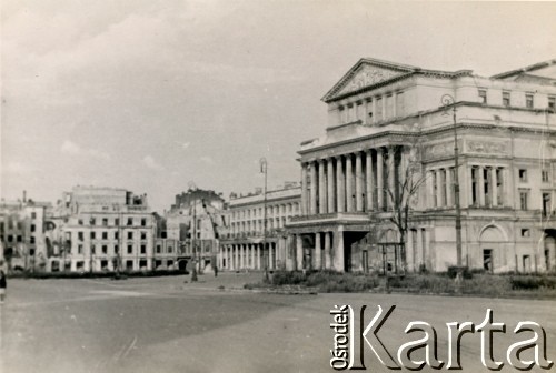 Czerwiec 1947, Dolny Śląsk, Polska.
Zniszczenia wojenne. Zdjęcie wykonano podczas wizyty arcybiskupa Westminster (prymasa Anglii i Walii) ks. kard. Bernarda Griffina na zaproszenie kardynała Augusta Hlonda.
Fot. NN, kolekcja: Polska Misja Katolicka, reprodukcje cyfrowe w Ośrodku KARTA