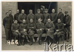 1940-1945, Murnau am Staffelsee, Bawaria, Niemcy.
Oflag Murnau VII A, n/z grupa polskich oficerów.
Fot. autor nieznany, kolekcja Mariana Stelmacha, zbiory Fundacji Ośrodka KARTA