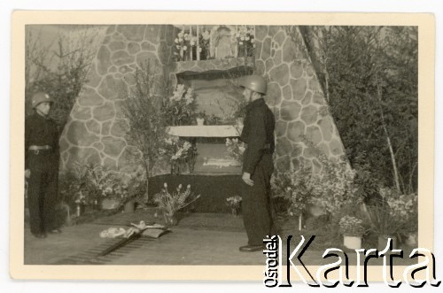 1945, Ludwigsburg, Niemcy.
Obóz dla dipisów im. Kazimierza Pułaskiego, n/z kaplica w obozie.
Fot. autor nieznany, kolekcja Władysława Karysia, zbiory Fundacji Ośrodka KARTA