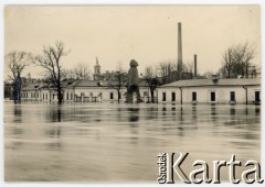 1931, Wilno, Polska.
Powódź, zalane miasto.
Fot. Photo Jean, kolekcja Janusza Sijki, zbiory Fundacji Ośrodka KARTA