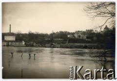 1931, Wilno, Polska.
Powódź, zalane miasto.
Fot. Photo Jean, kolekcja Janusza Sijki, zbiory Fundacji Ośrodka KARTA