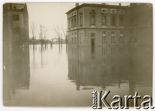 1931, Wilno, Polska.
Powódź, zalane miasto.
Fot. Photo Jean, kolekcja Janusza Sijki, zbiory Fundacji Ośrodka KARTA