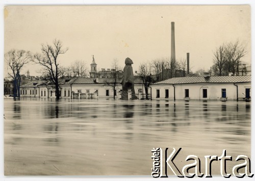 1931, Wilno, Polska.
Powódź, zalane miasto.
Fot. Photo Jean, kolekcja Janusza Sijki, zbiory Fundacji Ośrodka KARTA