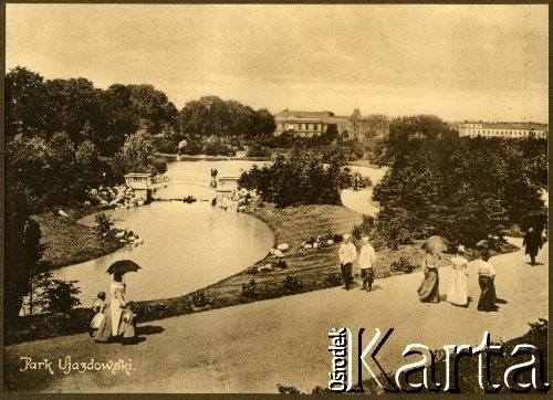 1900-1914, Warszawa, Królestwo Polskie.
Park Ujazdowski. Widok na staw z żelbetowym mostkiem projektu angielskiego inżyniera Williama Lindleya.
Fot. NN, kolekcja tematyczna: architektura Warszawy w latach 1900-1914, zbiory Ośrodka KARTA