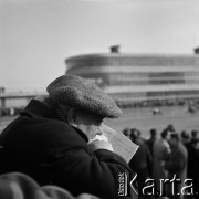Lata 60., Warszawa, Polska.
Tor wyścigów konnych Służewiec.
Fot. Marek Zürn, zbiory Fundacji Ośrodka KARTA