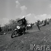 Lata 60., Warszawa, Polska.
Zawody motocrossowe.
Fot. Marek Zürn, zbiory Fundacji Ośrodka KARTA