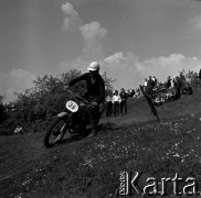 Lata 60., Warszawa, Polska.
Zawody motocrossowe.
Fot. Marek Zürn, zbiory Fundacji Ośrodka KARTA