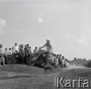 Lata 60., Warszawa, Polska.
Zawody motocrossowe.
Fot. Marek Zürn, zbiory Fundacji Ośrodka KARTA