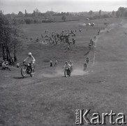 Lata 60., Warszawa, Polska.
Zawody motocrossowe.
Fot. Marek Zürn, zbiory Fundacji Ośrodka KARTA