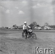 Lata 60., Warszawa, Polska.
Zawody motocrossowe.
Fot. Marek Zürn, zbiory Fundacji Ośrodka KARTA