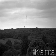 Lata 60., Łagów, Polska.
Maszt Radiowo-Telewizyjnego Centrum Nadawczego w Jemiołowie.
Fot. Marek Zürn, zbiory Fundacji Ośrodka KARTA