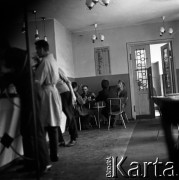 Lata 60., Łagów, Polska.
Restauracja, na ścianie widoczny 