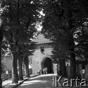 Lata 60., Łagów, Polska.
Zabudowania zamku joannitów.
Fot. Marek Zürn, zbiory Fundacji Ośrodka KARTA