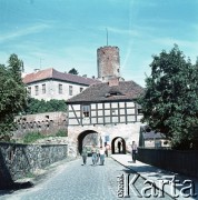 Lata 60., Łagów, Polska.
Zabudowania zamku joannitów.
Fot. Marek Zürn, zbiory Fundacji Ośrodka KARTA