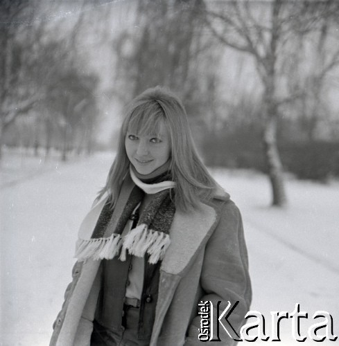 1967-69, Warszawa, Polska.
Maryla Rodowicz, piosenkarka, n/z jako studentka Akademii Wychowania Fizycznego.
Fot. Marek Zürn, zbiory Fundacji Ośrodka KARTA