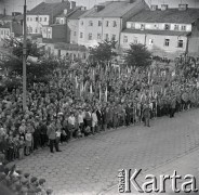 09.1969, Płock, Polska.
Uroczystość odsłonięcia Pomnika 13 Straconych, upamiętniającego członków ruchu oporu straconych w tym miejscu przez hitlerowców w 1942 roku.
Fot. Marek Zürn, zbiory Fundacji Ośrodka KARTA