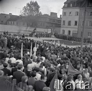 09.1969, Płock, Polska.
Uroczystość odsłonięcia Pomnika 13 Straconych, upamiętniającego członków ruchu oporu straconych w tym miejscu przez hitlerowców w 1942 roku.
Fot. Marek Zürn, zbiory Fundacji Ośrodka KARTA