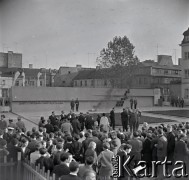 09.1969, Płock, Polska.
Uroczystość odsłonięcia Pomnika 13 Straconych, upamiętniającego członków ruchu oporu straconych w tym miejscu przez hitlerowców w 1942 roku.
Fot. Marek Zürn, zbiory Fundacji Ośrodka KARTA