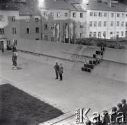 09.1969, Płock, Polska.
Uroczystość odsłonięcia Pomnika 13 Straconych, upamiętniającego członków ruchu oporu straconych w tym miejscu przez hitlerowców w 1942 roku.
Fot. Marek Zürn, zbiory Fundacji Ośrodka KARTA