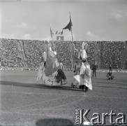 04.09.1966, Warszawa, Polska.
Centralne Dożynki (Dożynki Tysiąclecia) na stadionie X-lecia, n/z inscenizacja walki rycerzy.
Fot. Marek Zürn, zbiory Fundacji Ośrodka KARTA