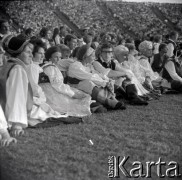 04.09.1966, Warszawa, Polska.
Centralne Dożynki (Dożynki Tysiąclecia) na stadionie X-lecia, n/z występy zespołów ludowych.
Fot. Marek Zürn, zbiory Fundacji Ośrodka KARTA