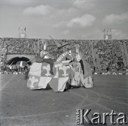 04.09.1966, Warszawa, Polska.
Centralne Dożynki (Dożynki Tysiąclecia) na stadionie X-lecia, n/z inscenizacja walki rycerzy.
Fot. Marek Zürn, zbiory Fundacji Ośrodka KARTA