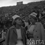 04.09.1966, Warszawa, Polska.
Centralne Dożynki (Dożynki Tysiąclecia) na stadionie X-lecia, n/z obsługa medyczna.
Fot. Marek Zürn, zbiory Fundacji Ośrodka KARTA