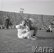 04.09.1966, Warszawa, Polska.
Centralne Dożynki (Dożynki Tysiąclecia) na stadionie X-lecia, n/z występy zespołów ludowych.
Fot. Marek Zürn, zbiory Fundacji Ośrodka KARTA