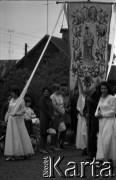 Lata 60., Biała Podlaska, Polska.
Procesja w Boże Ciało.
Fot. Marek Zürn, zbiory Fundacji Ośrodka KARTA