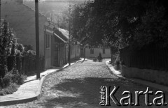 Lata 60., Stary Sącz, Polska.
Spacer po miasteczku.
Fot. Marek Zürn, zbiory Fundacji Ośrodka KARTA