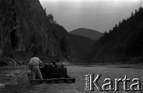 Lata 60., Pieniny, Polska.
Spływ Dunajcem.
Fot. Marek Zürn, zbiory Fundacji Ośrodka KARTA