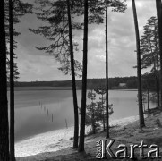 Lata 60., miejsce nieznane, Roztocze, Polska.
Zalew.
Fot. Marek Zürn, zbiory Fundacji Ośrodka KARTA