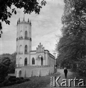Lata 60., Opinogóra, Polska.
Pałac, siedziba Muzeum Romantyzmu.
Fot. Marek Zürn, zbiory Fundacji Ośrodka KARTA