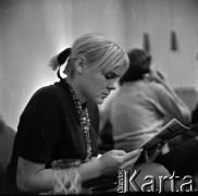 Lata 60., Warszawa, Polska.
Klub Międzynarodowej Prasy i Książki.
Fot. Marek Zürn, zbiory Fundacji Ośrodka KARTA