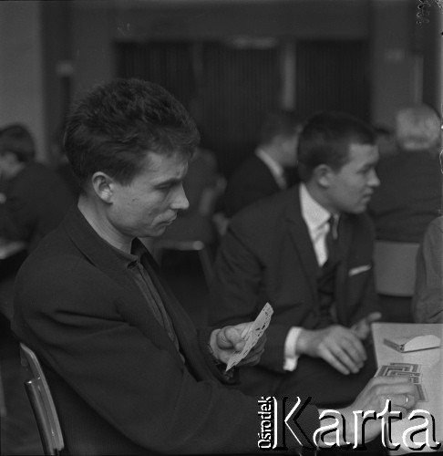 Lata 60., Warszawa, Polska.
Turniej brydżowy.
Fot. Marek Zürn, zbiory Fundacji Ośrodka KARTA