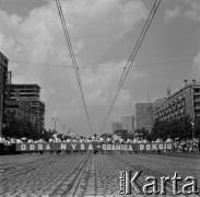 22.07.1966, Warszawa, Polska.
Defilada z okazji Święta Odrodzenia Polski (22 Lipca) na ulicy Marszałkowskiej, n/z hasło 