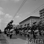22.07.1966, Warszawa, Polska.
Defilada z okazji Święta Odrodzenia Polski (22 Lipca) na ulicy Marszałkowskiej, n/z młodzieżowa orkiestra górnicza.
Fot. Marek Zürn, zbiory Fundacji Ośrodka KARTA